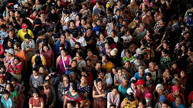 ��ady na��dily evakuaci obyvatel v�chodn�ch Filip�n, na kter� m��� tajfun Fung-wong. (9. listopadu 2025)