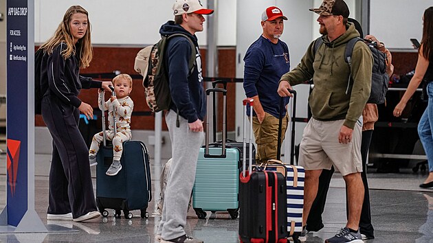 Shutdown naru�uje chod americk�ch leti�� (6. 11. 2025).