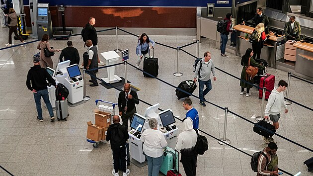 Leti�t�m v USA chyb� dispe�e�i (6. 11. 2025).