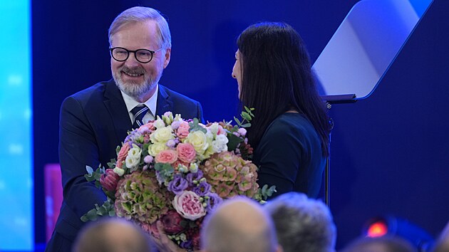 Na sn�m TOP 09 jako host dorazil i kon�ící premiér a a kon�ící p�edseda ODS...