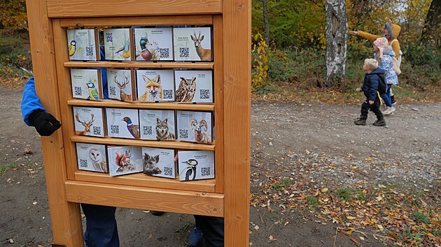 C�lem t�eb��sk� radnice bylo p�edev��m zatraktivn�n� stezky pro rodiny s d�tmi. Nechyb� proto mno�stv� interaktivn�ch prvk�.