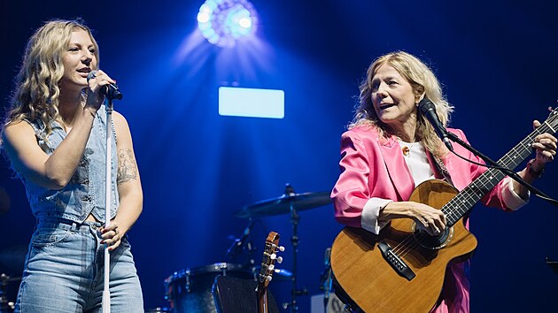 Lenka Filipov s dcerou Lenny na eskm mejdanu s Impulsem (18. jna 2025)