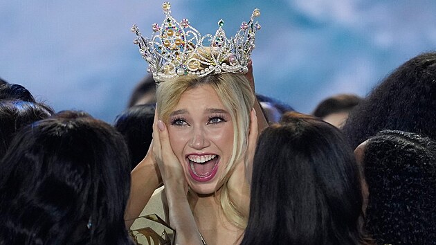 �e�ka Nat�lie Pu�kinov� se stala na Filip�n�ch Miss Earth 2025 (5. listopadu 2025)