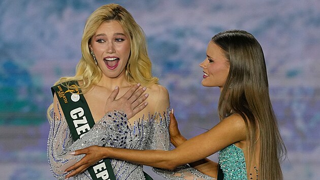 Nat�lie Pu�kinov� z�skala titul Miss Earth na sv�tov� sout�i na Filip�n�ch.