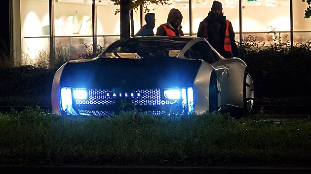 Ulicemi praského Karlína se prohánl futuristický koncept Kaiser