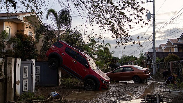 Povodn� a n�sledn� �kody zp�soben� tajfunem Kalmaegi v centr�ln� ��sti Filip�n a provincii Cebu (4. listopadu 2025)