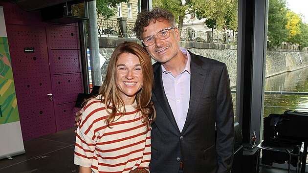 Martina Hartlov� a Patrik Hartl. Kniha Man�elstv� se 14. ��jna 2025 k�tila v pra�sk�m klubu Jazz Dock.