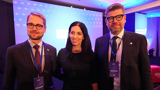 TOP 09 zvolila jako sv�ho nov�ho p�edsedu Mat�je Ond�eje Havla. Ve volb� nem�l protikandid�ta, dostal 120 ze 171 platn�ch hlas�. (8. listopadu 2025)