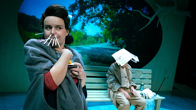 Halka Tekov a Josef Kotovsk v inscenaci Laterny magiky nazvan V parku