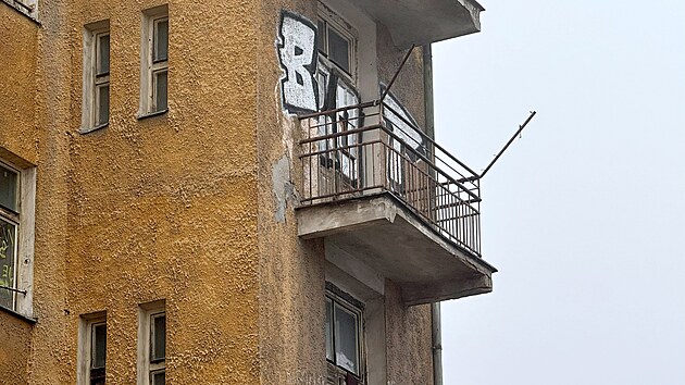 Zaala rekonstrukce zdevastovanho mstskho domu v Resslov ulici 13 v Plzni, kdysi nechvaln proslulho nejhorho ghetta ve mst. (5. listopadu 2025)