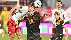 Osmifinále eského fotbalového poháru MOL Cupu: Pardubice - Ostrava.