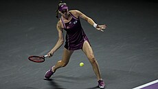 Jelena Rybakinová se chystá k úderu.