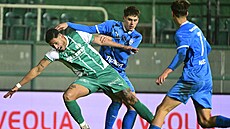 Útoník Erik Ramirez z Bohemians v utkání s Mladou Boleslaví.