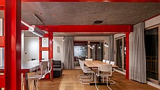 Místo �esti pokoj� vznikl velký apartmán bez zbyte�ných p�í�ek a vestaveb,