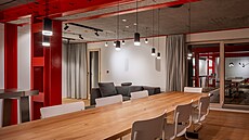 Obytný prostor nabízí �ty�i moduly pro va�ení, posezení, leno�ení a jídelnu.