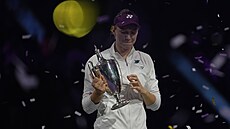 Jelena Rybakinová z Kazachstánu po triumfu na Turnaji mistry.