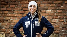 Skeletonistka Anna Fernstädtová pózuje fotografm na tiskové konferenci ped...