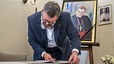 Kniha kondolencí pro Dominika Duku v Arcibiskupském paláci. (4. listopadu 2025)