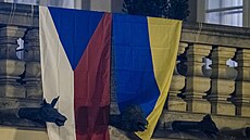 �Rusko se bojí ukrajinské vlajky, proto�e dnes u� to není jen státní symbol. Je...