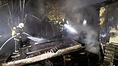 Záchranu tí lidí z hoících unimobunk na Hodonínsku má na svdomí pedevím...