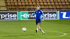 K�ídelník Sigmy Dol�nikov na p�edzápasovém tréninku.