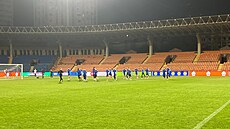 Hrá�i Sigmy na p�edzápasovém tréninku.