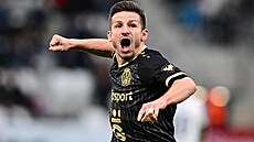 Královéhradecký kídelník Václav Pila slaví vstelený gól.