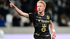 Zálo�ník Tom Slon�ík z Hradce Králové slaví sv�j gól.