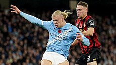 Úto�ník Erling Haaland z Manchesteru City skóruje v utkání proti Bournemouthu.