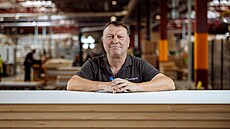 Do firmy piel ped deseti lety jako krizový manaer. Vrátil ji k zisku a dnes...