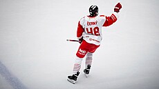 Tomá erný slaví branku do sít Vítkovic.