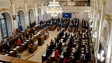 Volbou nového pedsedy Snmovny pokrauje ustavující schze dolní komory...