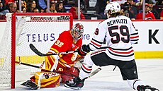 Tyler Bertuzzi z Chicaga byl u brány Calgary Flames �ast�ji ne� by se Dustinu...