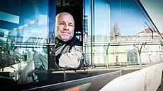 Josef Lexa dnes vozí cestující coby �idi� linkového autobusu.