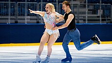 Sourozenci Taschlerovi p�i svém rytmickém tanci na Nepelov� memoriálu v...