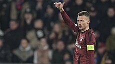 Spar�anský kapitán Luká� Haraslín p�i utkání s �enstochovou.