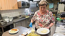 Píprava meníek v restauraci Vlan ve Zlín. (listopad 2025)