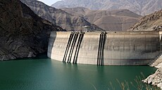 Amír Kabír, jedna z pti nádrí, které zásobují íránské hlavní msto Teherán....