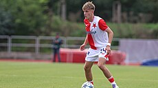 Jakub Kolísek bhem zápasu mládenické Ligy mistr.