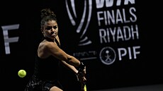 Gabriela Dabrowská a Erin Routliffová se povzbuzují b�hem lo�ského finále Turnaje mistry�.