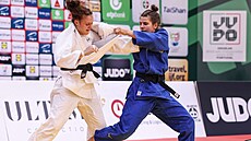 eská judistka Julie Zárybnická (vlevo).