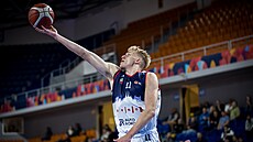 Brnnský imon Svoboda zakonuje akci nájezdem.