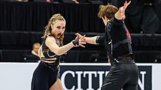 Sourozenci Kateina a Daniel Mrázkovi na Kanadské brusli.