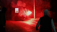 Srbové v B�lehrad� protestují proti vlád� prezidenta Aleksandara Vu�i�e. (2....