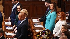 Poslankyn SPD, éfka Trikolory Zuzana Majerová dostala kytici od pedsedy...