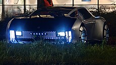 Futuristický koncept Kaiser při natáčení na Rohanském nábřeží v Praze