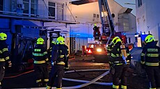 Po�ár vzduchotechniky pr�myslového objektu v Lomnici nad Popelkou. (7....