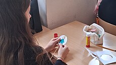 Z postavi�ky bude and�l. K�ídla z druhé strany disku se objeví p�i pohybu...