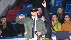 V polo�ase zápasu Teplice - Plze� vystoupil teplický rapper Katannah.