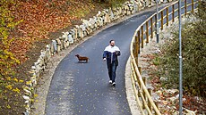 Nový 720 metrový úsek Vltavské cyklostezky v �eském Krumlov� vede od Porákova...